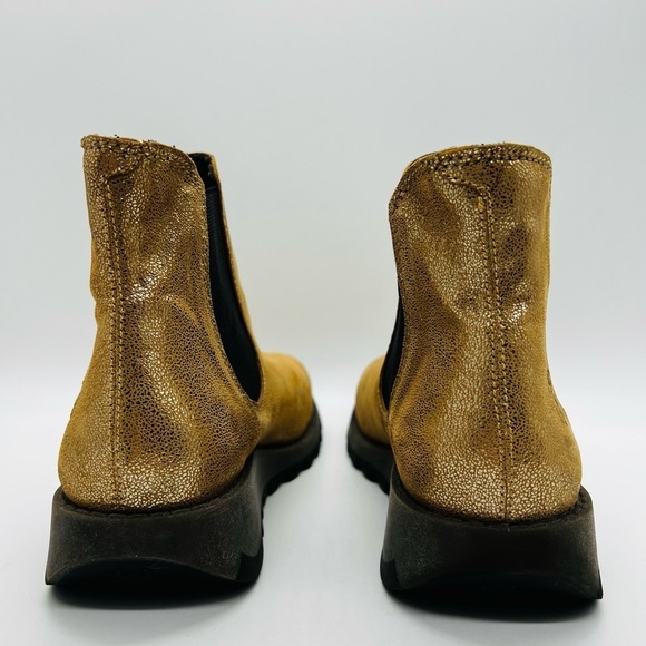 FLY LONDON WOMEN’S CHELSEAEA PULL ON LEATHER GOLD BOOTIE SIZE 39 - Picture 6 of 16